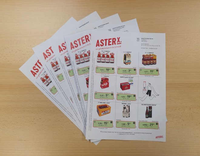 Stapel nieuwe folders